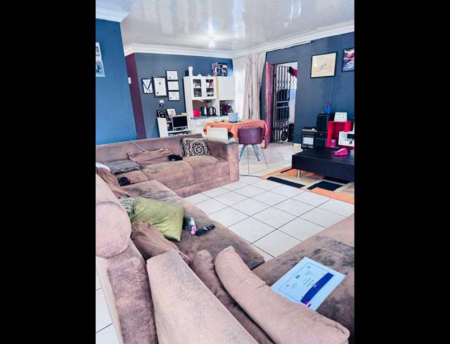 3 BEDROOM HOUSE FOR SALE IN DAWN PARK EXT